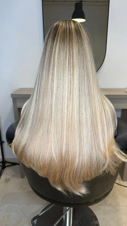 Výsledok práce zo štúdia — dámske vlasy — Blond